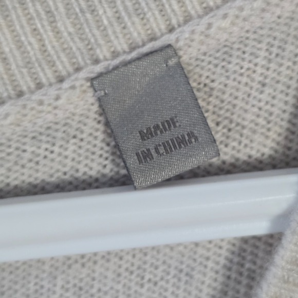 Vince Womens Cashmere Sweater Size XS Cream‎ V Neck Pullover Minimalist Luxe - Picture 7 of 16